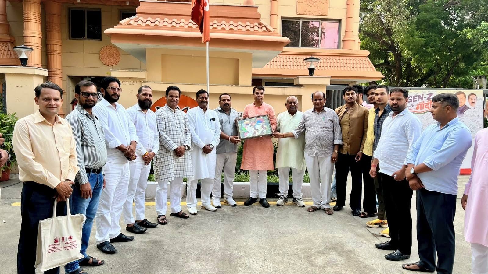 अभिनंदन एवं शुभकामनाएँ — नई ऊर्जा, नया संकल्प, नया नेतृत्व! — Photo 2 – Leadership Meeting activity by Purvanchal Morcha